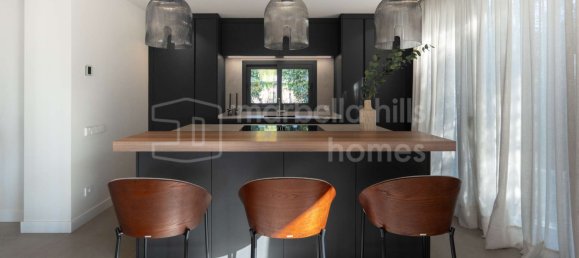 5 bedrooms Villa in Marbella, Spain No. 101369 14