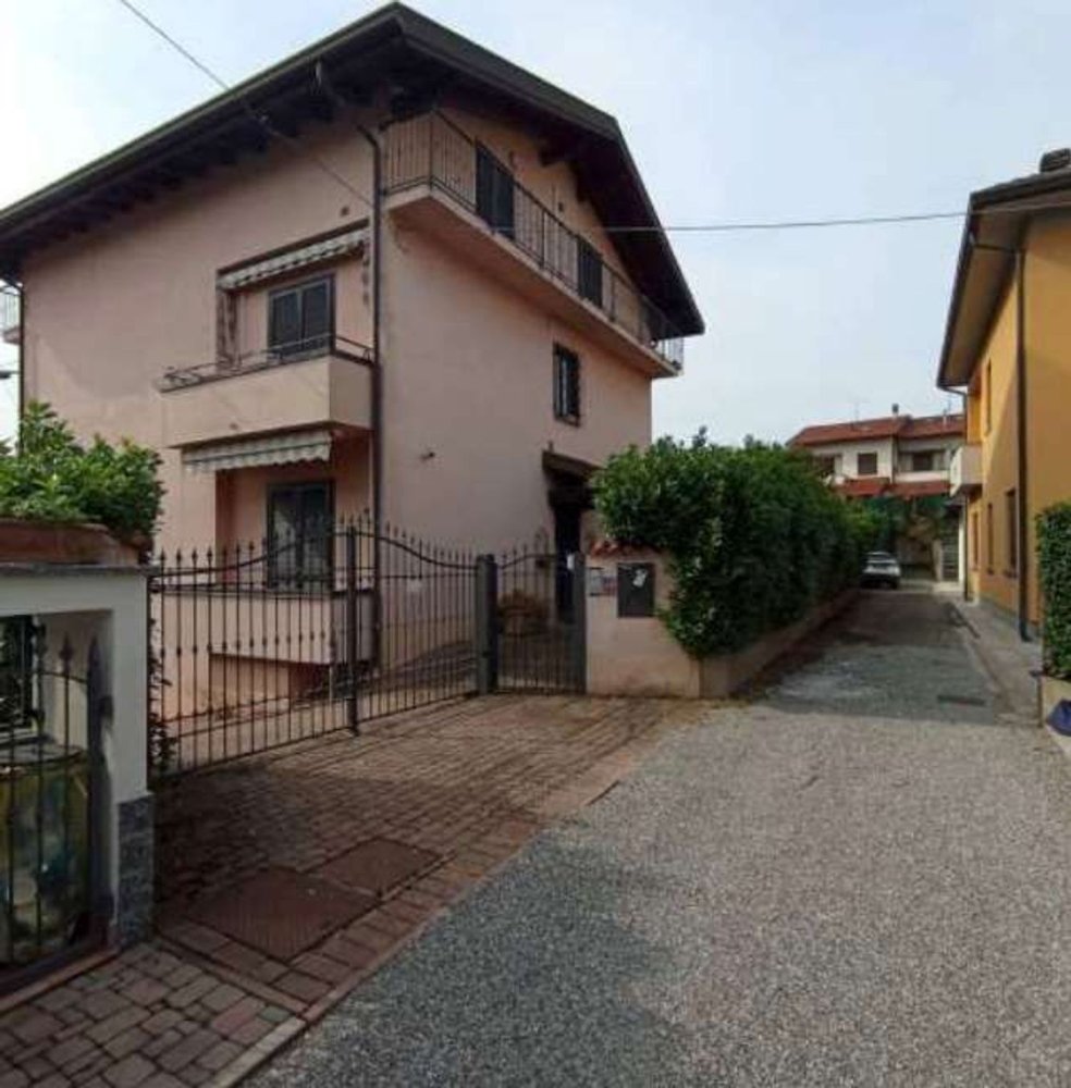 3-Zimmer Wohnung in Vertemate con Minoprio, Italy, Nr. 6802