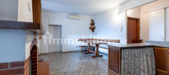 4 غرف نوم شقة في Lucca, Italy رقم 15358 3