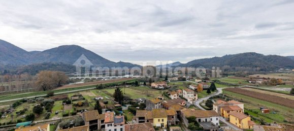 4 غرف نوم شقة في Lucca, Italy رقم 15358 6