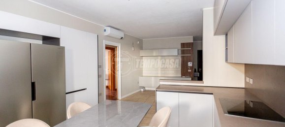 3 rooms Apartment in Brescia, Italy No. 235425 7