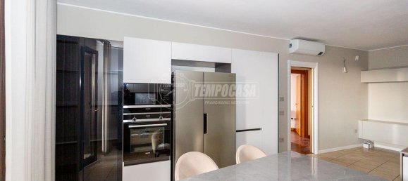 3 rooms Apartment in Brescia, Italy No. 235425 4