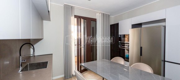 3 rooms Apartment in Brescia, Italy No. 235425 5