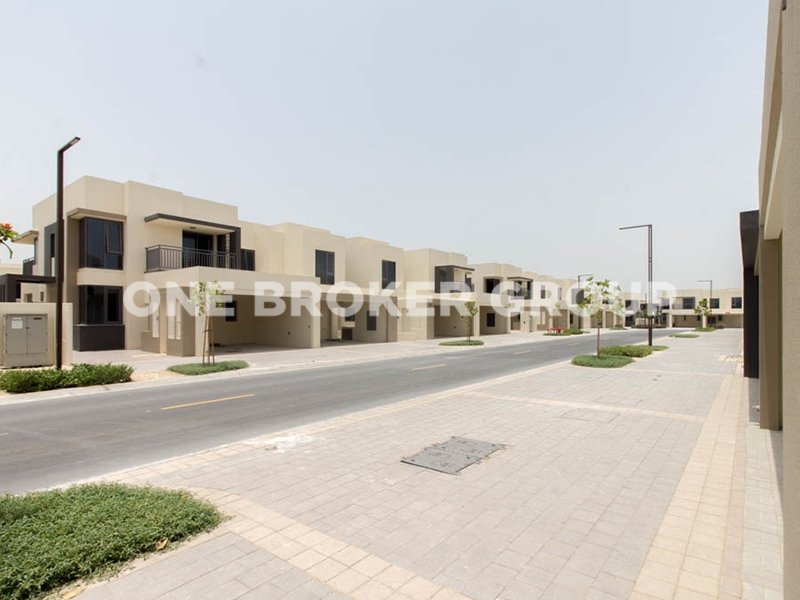 Moradia em banda T4 em Dubai Hills Estate, UAE N.º 239