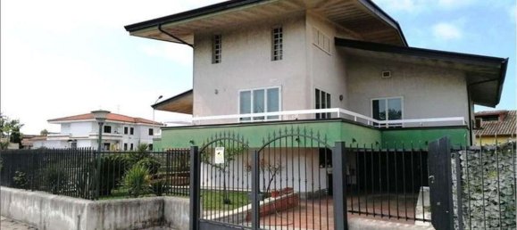 11غرفة فيلا في Castel Volturno, Italy رقم 251142 3