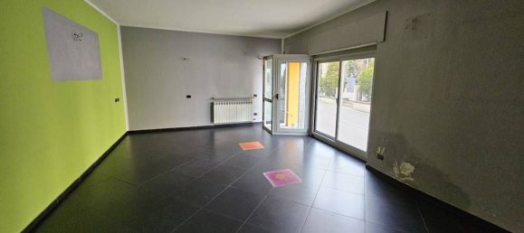 Коммерческая недвижимость 110м² в Ераго кон Ораго, Италия № 237067 4