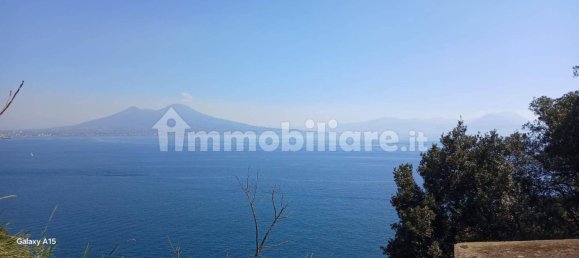1غرفة عقار تجاري في Naples, Italy رقم 117005 5