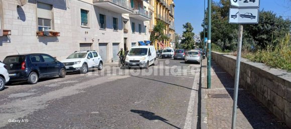 1غرفة عقار تجاري في Naples, Italy رقم 117005 2