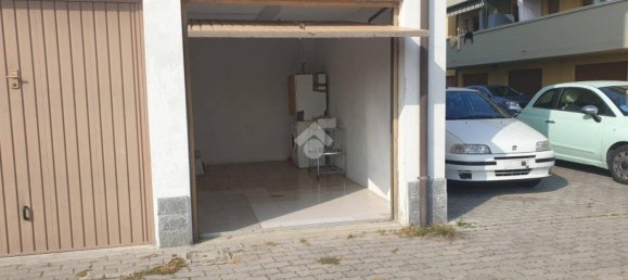 14m² Garage in Castelfranco Emilia, Italy No. 143823 5