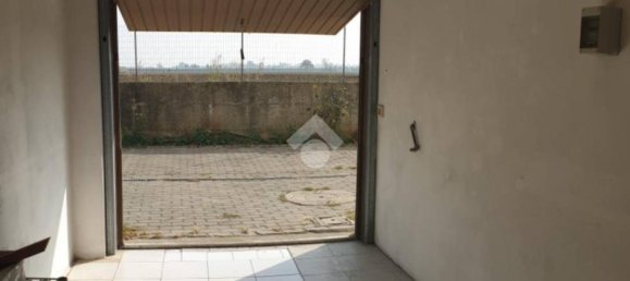 14m² Garage in Castelfranco Emilia, Italy No. 143823 7