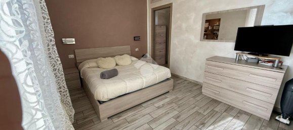 2 rooms Apartment in Desio, Italy No. 38792 5