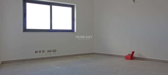 2 bedrooms Apartment in Zejtun, Malta No. 11055 11