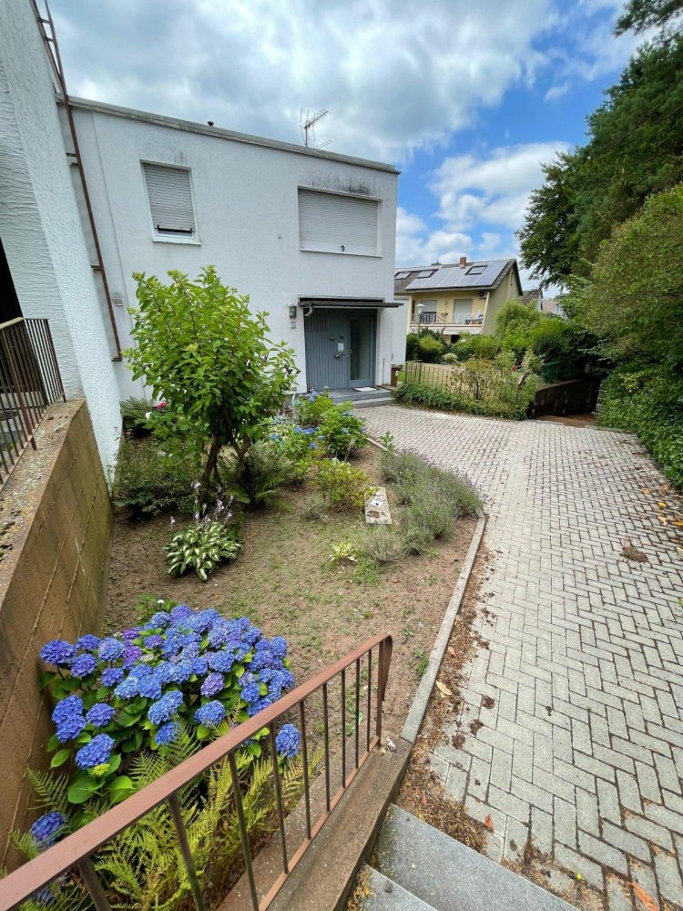 Adosado de 3 dormitorios en Kaiserslautern, Germany No. 52795