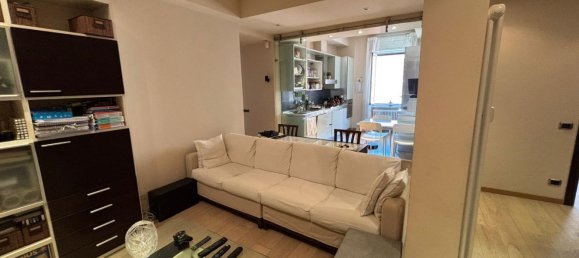 Apartamento de 3 dormitorios en Genoa, Italy No. 326583 3