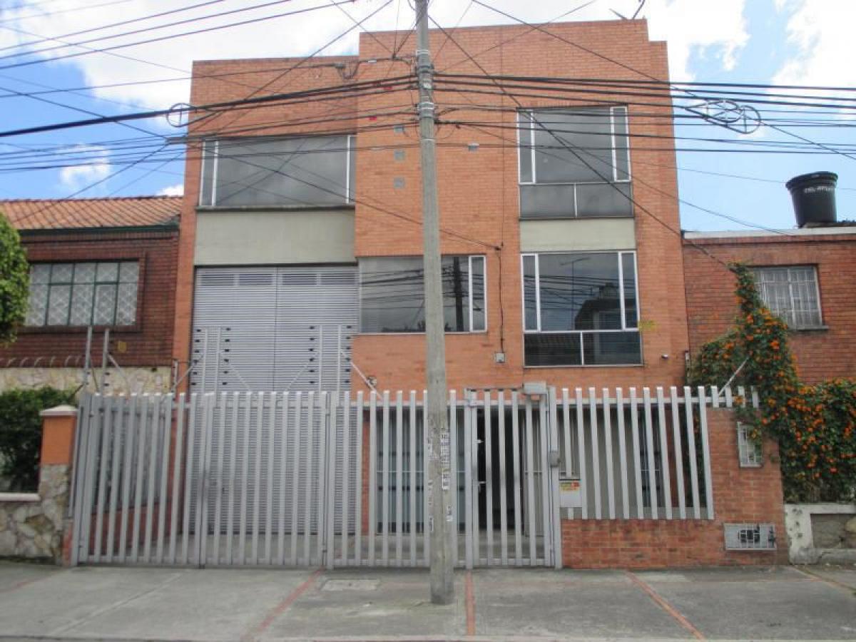 Casa de 10 dormitorios en Bogotá, Colombia No. 11930