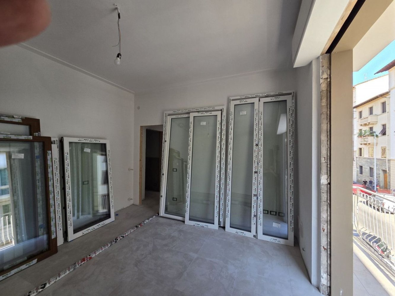 3 rooms Apartment in Florence, Italy No. 259930