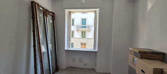 3 rooms Apartment in Florence, Italy No. 259930 11