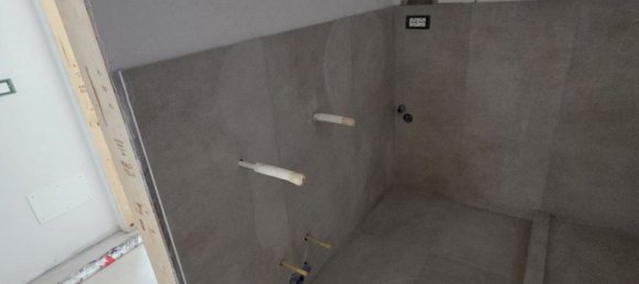 3 rooms Apartment in Florence, Italy No. 259930 10