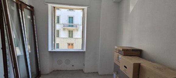 3 rooms Apartment in Florence, Italy No. 259930 12