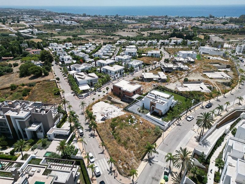 1118m² Land in Estepona, Spain No. 180199