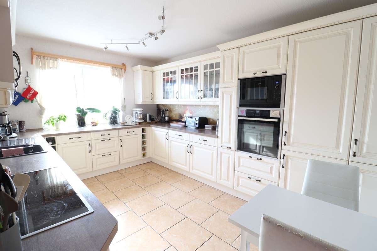 Casa de 3 dormitorios en Borde, Germany No. 184915