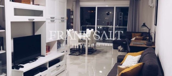 Квартира с 2 спальнями в Гзира, Мальта № 9661 3