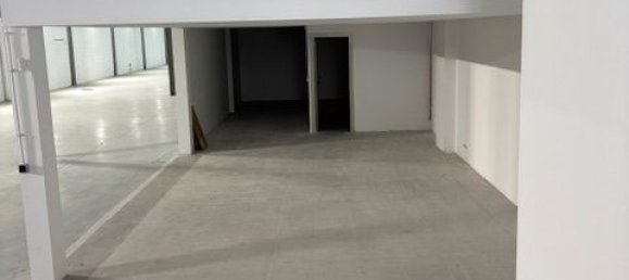 992m² Warehouse in Ripollet, Spain No. 187909 2