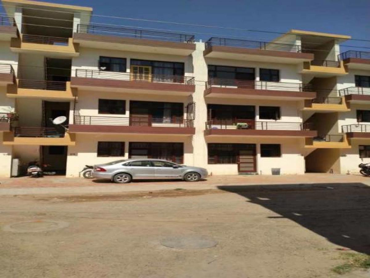 3 bedrooms House in Chandigarh, India No. 14693