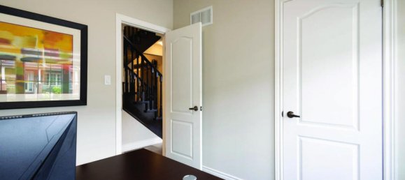 5 bedrooms House in Brampton, Canada No. 699 4