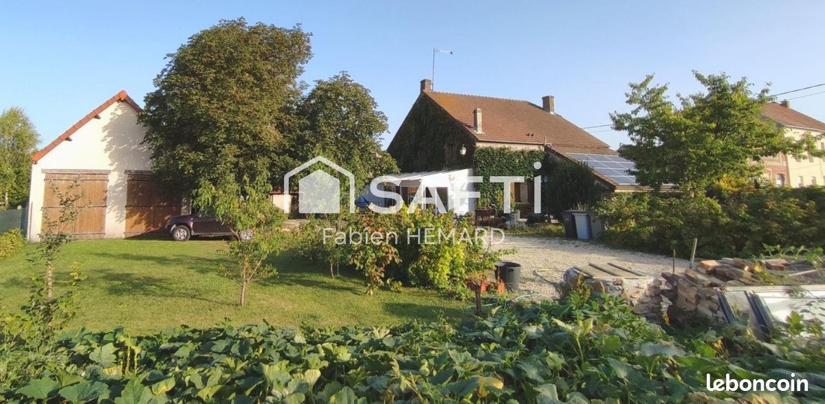  Castillos de 4 dormitorios en Romilly-sur-Seine, France No. 154386