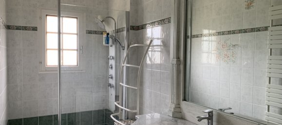 5 bedrooms House in Haute-Savoie, France No. 300924 8