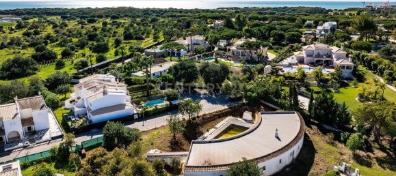 Gewerbliche Immobilie in Quarteira, Portugal 365m², Nr. 236243 3