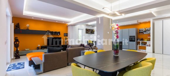 2 bedrooms Apartment in Naples, Italy No. 337761 4