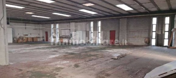 1 room Warehouse in Como, Italy No. 266584 2