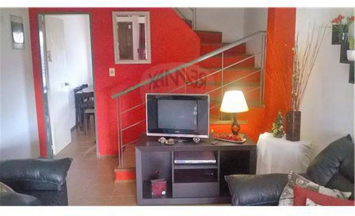 Casa de 2 dormitorios en Maldonado, Uruguay No. 7966