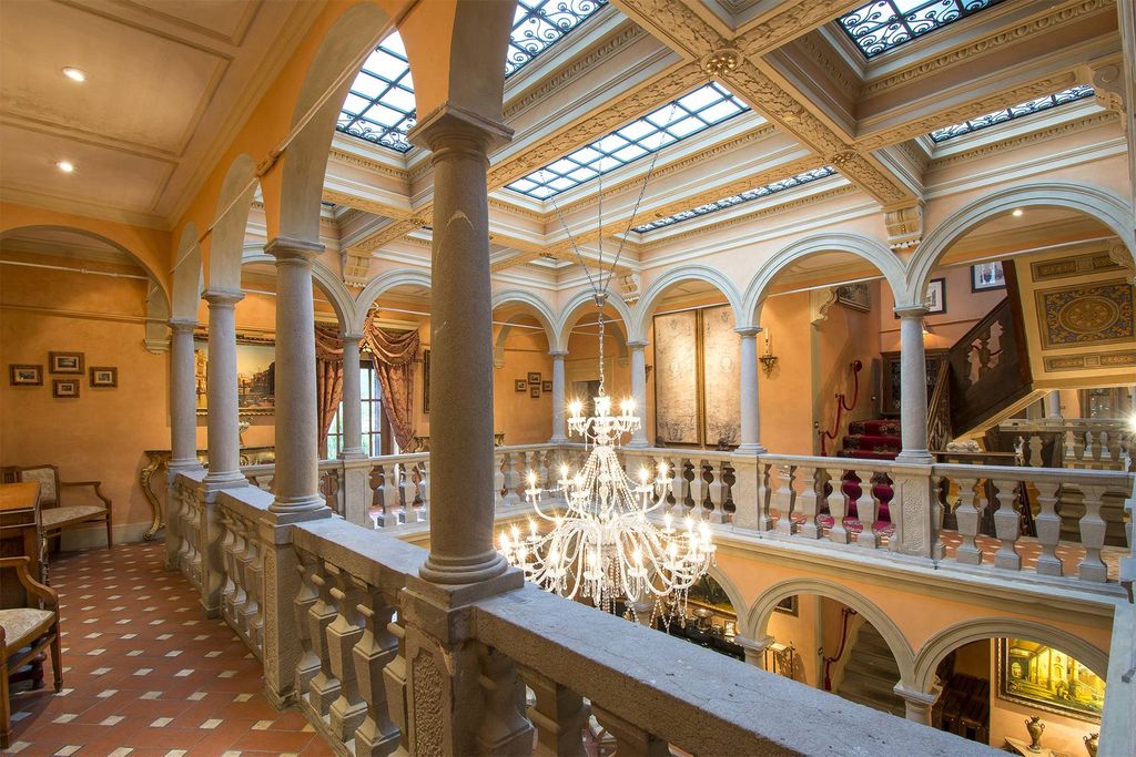 11 bedrooms Villa in Castelnuovo di Garfagnana, Italy No. 213535