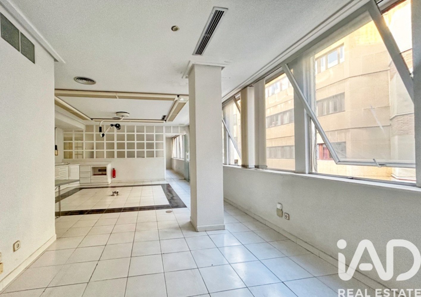 Propriété commerciale à Ciudad Real, Spain 326m² No. 293861