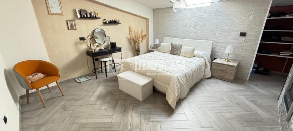 4غرفة شقة في Giugliano in Campania, Italy رقم 14647 2