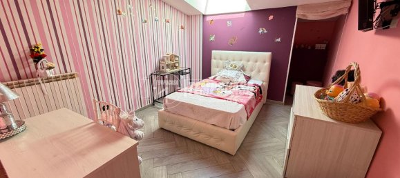 4غرفة شقة في Giugliano in Campania, Italy رقم 14647 15