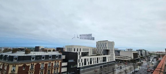 Estudio en Le Havre, France No. 355713 2