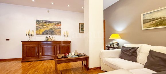 4 rooms Apartment in Naples, Italy No. 278056 11
