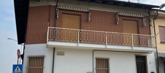 8 rooms House in Carmagnola, Italy No. 229595 2