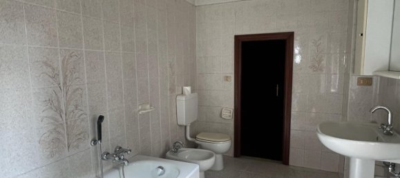 8 rooms House in Carmagnola, Italy No. 229595 30