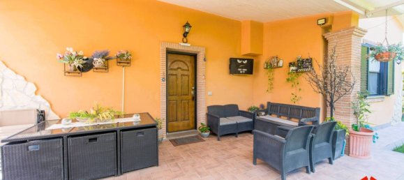 2 bedrooms House in Fiumicino, Italy No. 334352 3