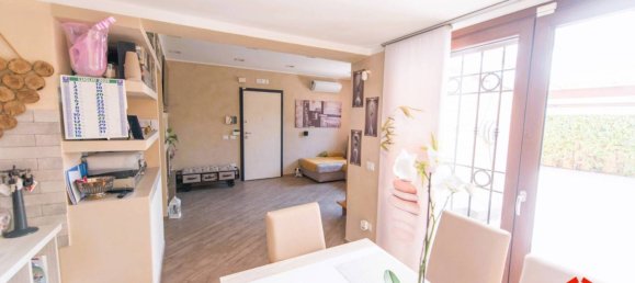 2 bedrooms House in Fiumicino, Italy No. 334352 8