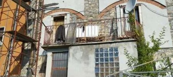 6 rooms House in Cocquio-Trevisago, Italy No. 270240 11