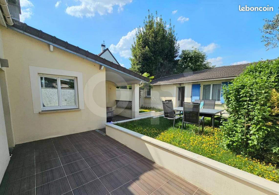 3 bedrooms House in Chennevieres-sur-Marne, France No. 319492