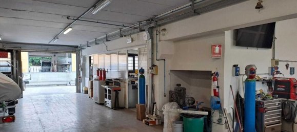 مستودع في Viareggio, Italy 940متر مربع رقم 341160 2