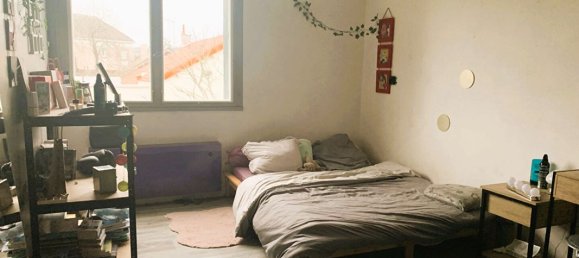 Casa de 4 dormitorios en Yzernay, France No. 98564 5