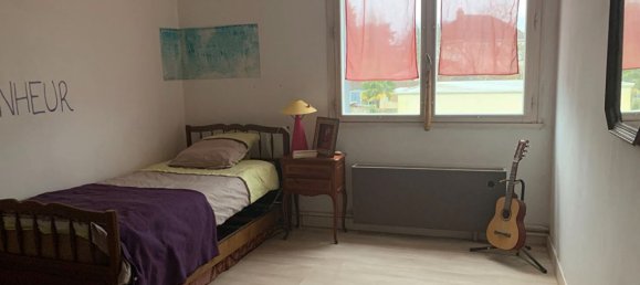 Casa de 4 dormitorios en Yzernay, France No. 98564 6